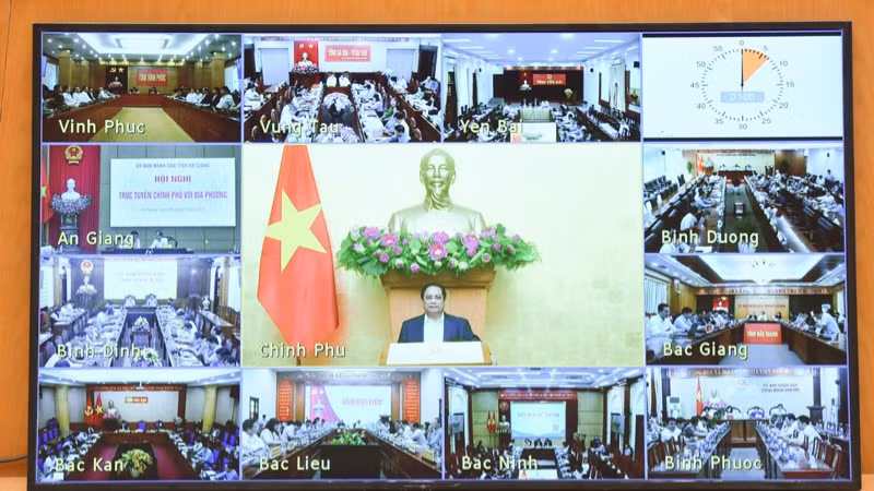 Phiên họp được truyền trực tuyến tới Ủy ban nhân các tỉnh, thành phố trực thuộc Trung ương. (Ảnh: TRẦN HẢI)