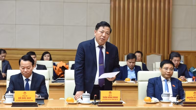 Bộ trưởng Giao thông vận tải Trần Hồng Minh phát biểu ý kiến tại buổi lễ. (Ảnh: Trần Hải)