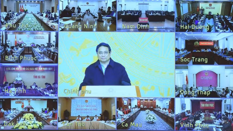 Phiên họp được truyền trực tuyến tới trụ sở Ủy ban nhân dân các tỉnh, thành phố trực thuộc Trung ương. (Ảnh: TRẦN HẢI)