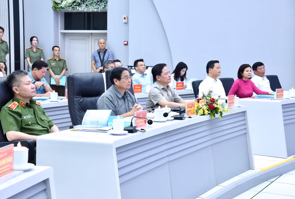 Thủ tướng Phạm Minh Chính dự Hội nghị sơ kết 1 năm xây dựng "Tỉnh an toàn giao thông". (Ảnh: Trần Hải).