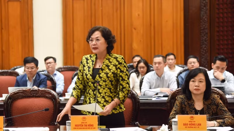 Thống đốc Ngân hàng Nhà nước Việt Nam Nguyễn Thị Hồng phát biểu ý kiến tại cuộc họp. (Ảnh: TRẦN HẢI)