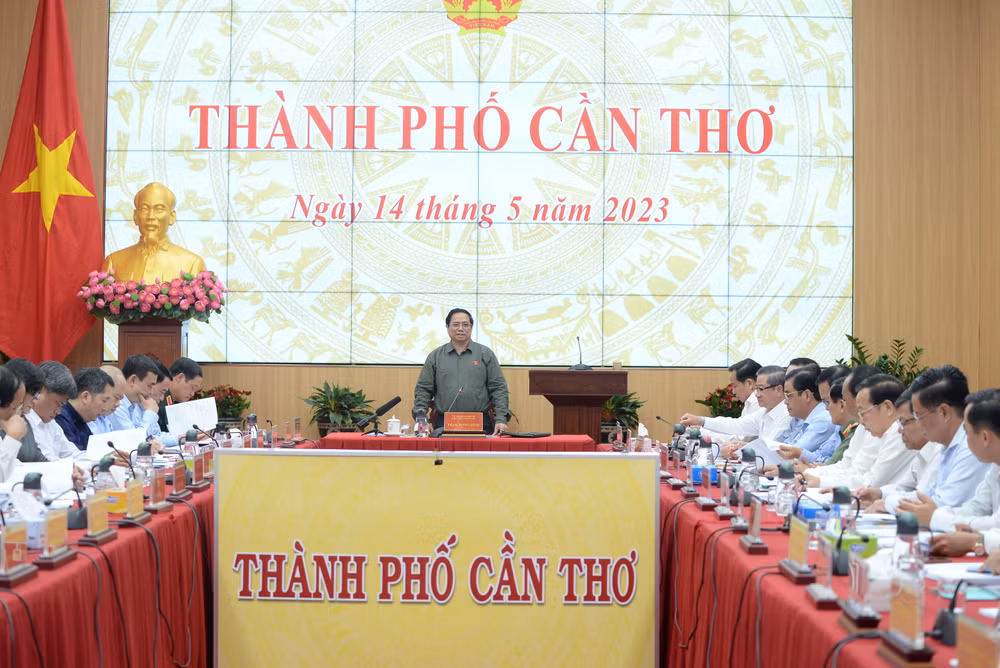 Quang cảnh buổi làm việc.