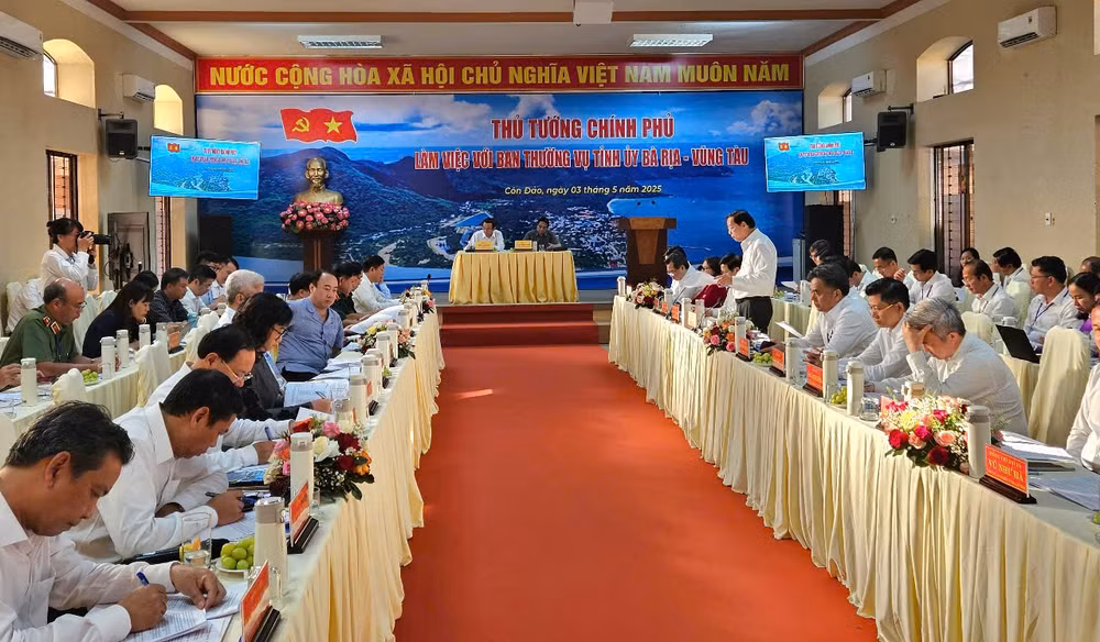 Quang cảnh buổi làm việc. (Ảnh: VŨ TÂN)