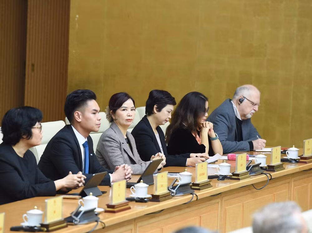 Các đại biểu tham dự tọa đàm. (Ảnh: TRẦN HẢI)