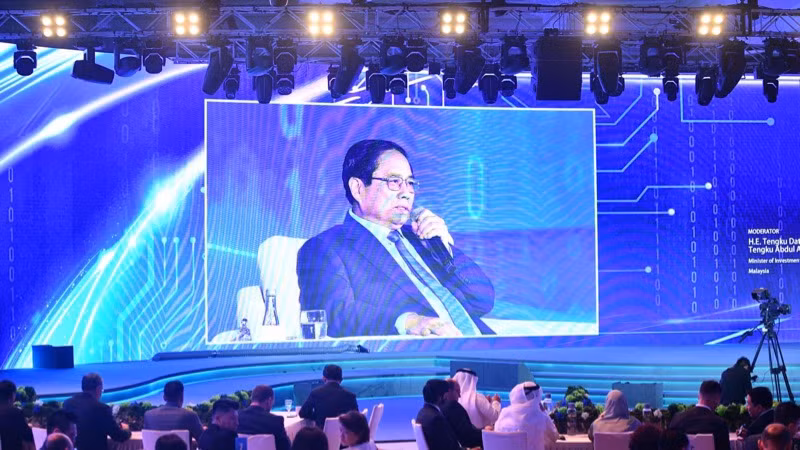 Các đại biểu lắng nghe Thủ tướng Phạm Minh Chính trao đổi về vấn đề AI. (Ảnh THANH GIANG)