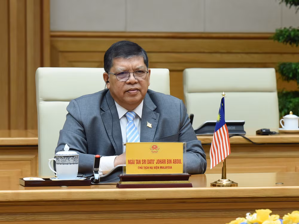 Chủ tịch Hạ viện Malaysia Tan Sri Dato’ Johari bin Abdul phát biểu ý kiến tại cuộc hội kiến (Ảnh: Trần Hải).