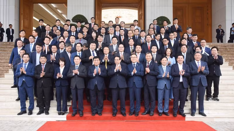 Thủ tướng Phạm Minh Chính với lãnh đạo các tập đoàn, doanh nghiệp hàng đầu của Hàn Quốc tham dự Tọa đàm. (Ảnh: TRẦN HẢI)
