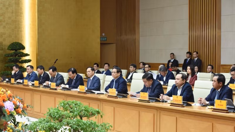 Thủ tướng Phạm Minh Chính và lãnh đạo các bộ, ngành Việt Nam tại cuộc làm việc với Tập đoàn NVIDIA (Ảnh: TRẦN HẢI).