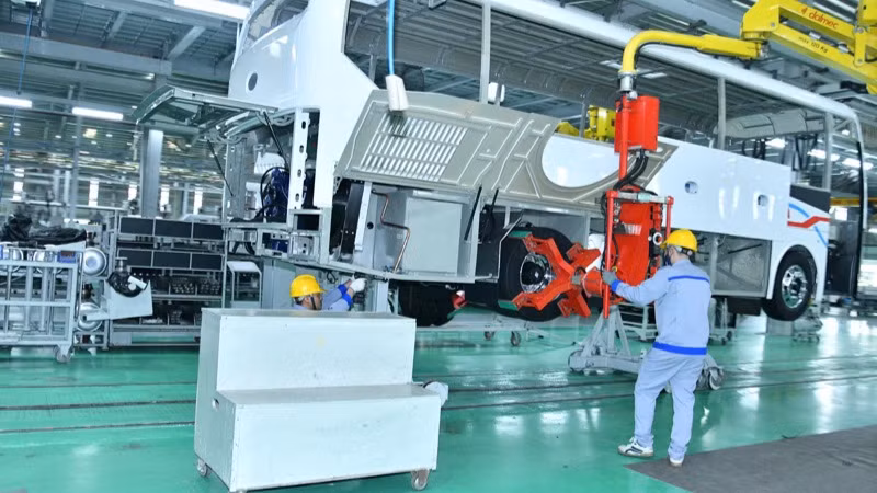 Dây chuyền thiết bị sản xuất xe Bus của Tập đoàn THACO. (Ảnh: THANH GIANG)