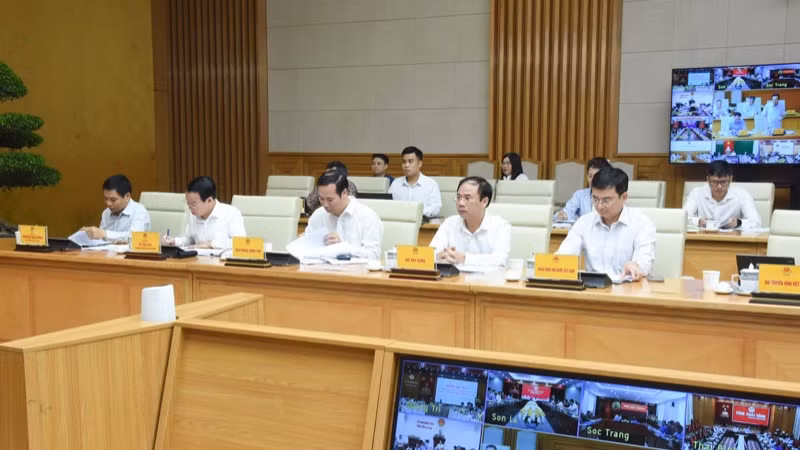 Các đại biểu tham dự phiên họp. (Ảnh TRẦN HẢI).