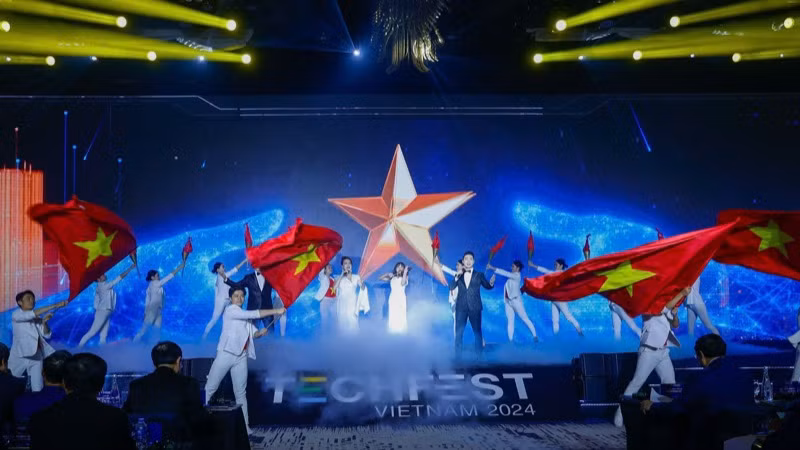Một tiết mục văn nghệ biểu diễn tại TECHFEST Việt Nam 2024. (Ảnh: Trần Hải)