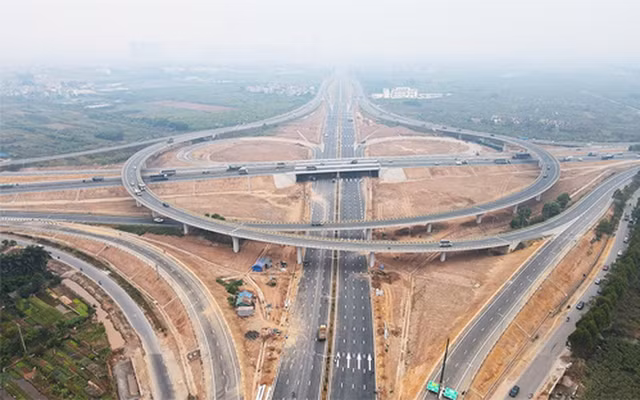 Rà soát việc kết nối các tuyến cao tốc, phát huy hiệu quả đầu tư, thúc đẩy phát triển kinh tế-xã hội 