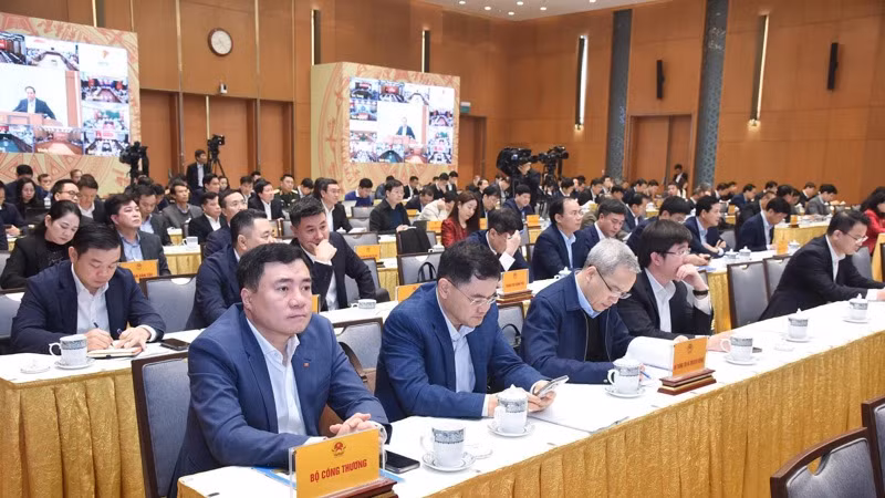 Đại diện lãnh đạo các bộ, ngành Trung ương, các đại biểu tham dự Hội nghị (Ảnh: TRẦN HẢI).