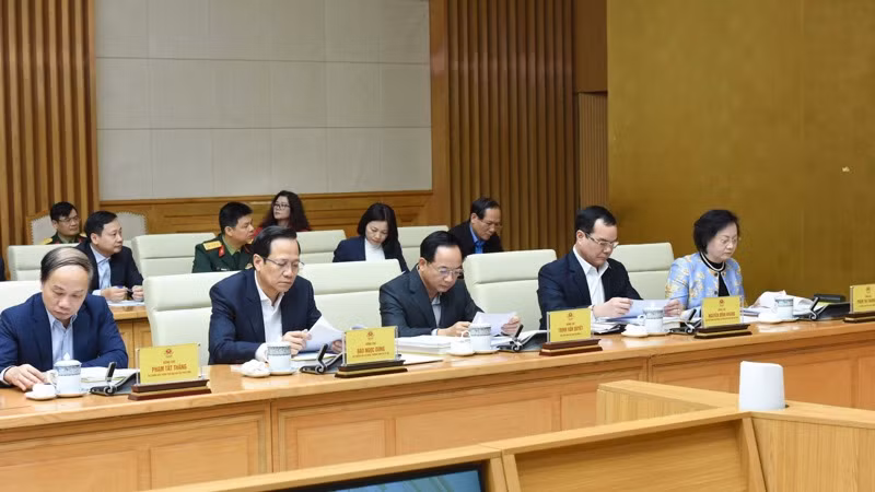 Các thành viên Hội đồng Thi đua-Khen thưởng Trung ương tham dự phiên họp. (Ảnh: TRẦN HẢI)