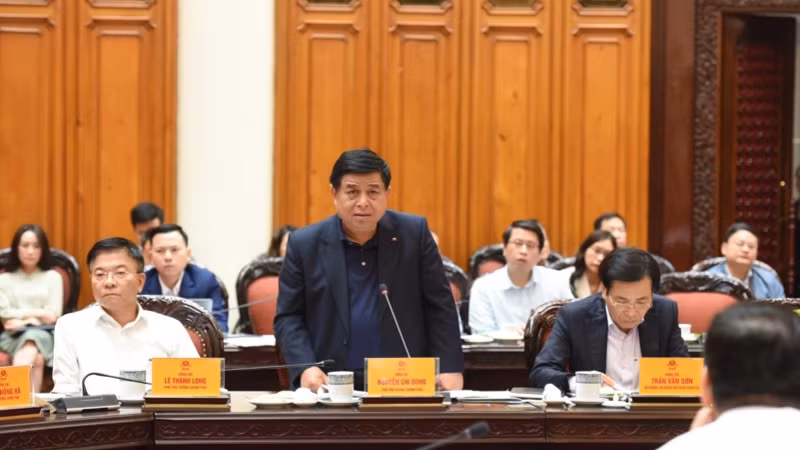 Phó Thủ tướng Nguyễn Chí Dũng phát biểu ý kiến tại cuộc họp. (Ảnh: TRẦN HẢI)