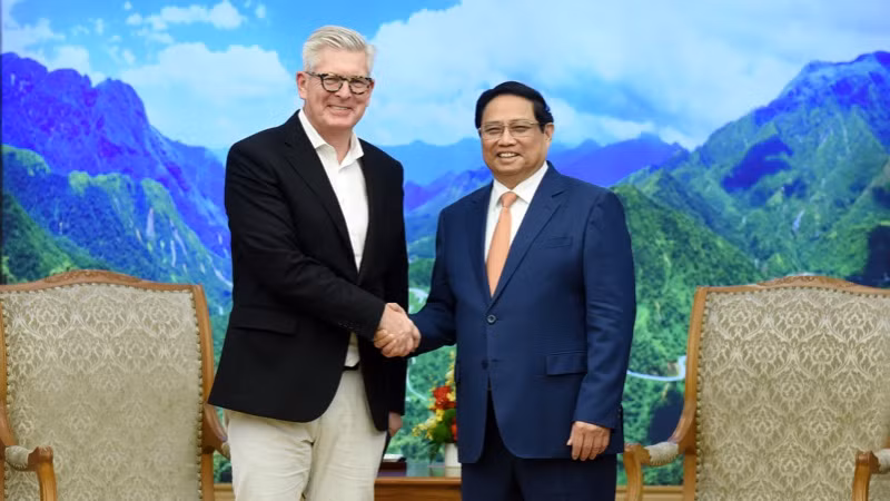 Thủ tướng Phạm Minh Chính và ông Borje Ekholm, Chủ tịch, Tổng Giám đốc tập đoàn Ericsson (Thụy Điển). (Ảnh: TRẦN HẢI)