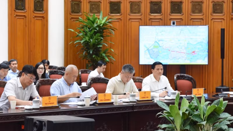 Các đại biểu tham dự cuộc họp (Ảnh: TRẦN HẢI).