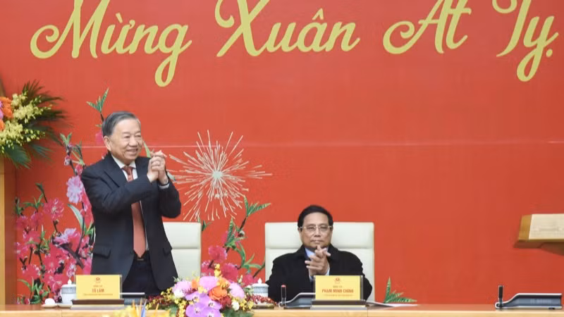 Tổng Bí thư Tô Lâm tham dự chương trình gặp mặt "Mừng Đảng quang vinh, mừng Xuân Ất Tỵ 2025". (Ảnh: TRẦN HẢI)