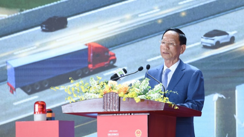 Chủ tịch HĐQT, Tổng Giám đốc Tập đoàn Geleximco Vũ Văn Tiền phát biểu ý kiến tại buổi lễ. (Ảnh: TRẦN HẢI Chủ tịch HĐQT, Tổng Giám đốc Tập đoàn Geleximco Vũ Văn Tiền phát biểu ý kiến tại buổi lễ. (Ảnh: TRẦN HẢI