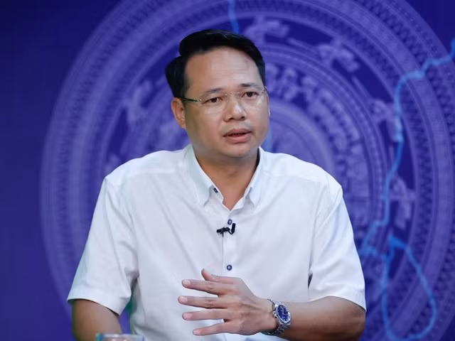 Ông Nguyễn Đình Tuấn phát biểu ý kiến tại cuộc Toạ đàm (Ảnh: VGP).