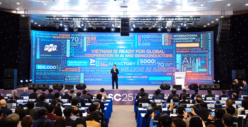 Các diễn giả tham luận tại Diễn đàn. (Ảnh: TUẤN HÙNG)