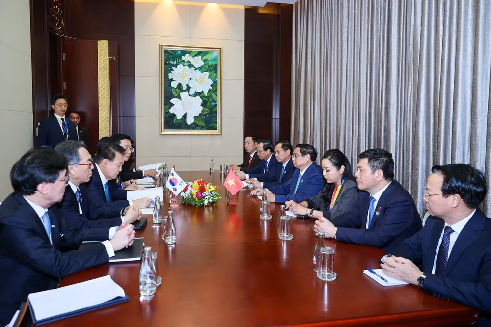 Thủ tướng Chính phủ Phạm Minh Chính hội kiến Tổng thống Hàn Quốc Yoon Suk Yeol. (Ảnh: Nhật Bắc/VGP) Thủ tướng Chính phủ Phạm Minh Chính hội kiến Tổng thống Hàn Quốc Yoon Suk Yeol. (Ảnh: Nhật Bắc/VGP)