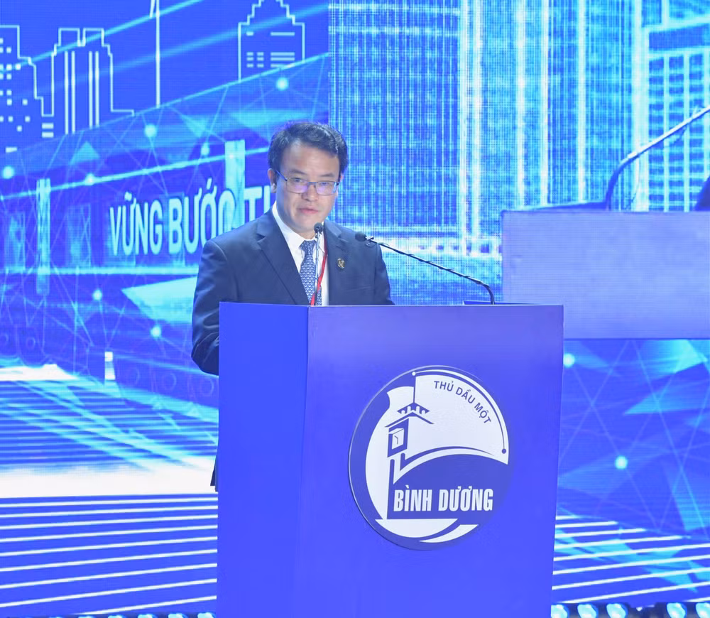 Thứ trưởng Kế hoạch và Đầu tư Trần Quốc Phương công bố Quyết định 790/QĐ-TTg của Thủ tướng Chính phủ. (Ảnh: THANH GIANG)