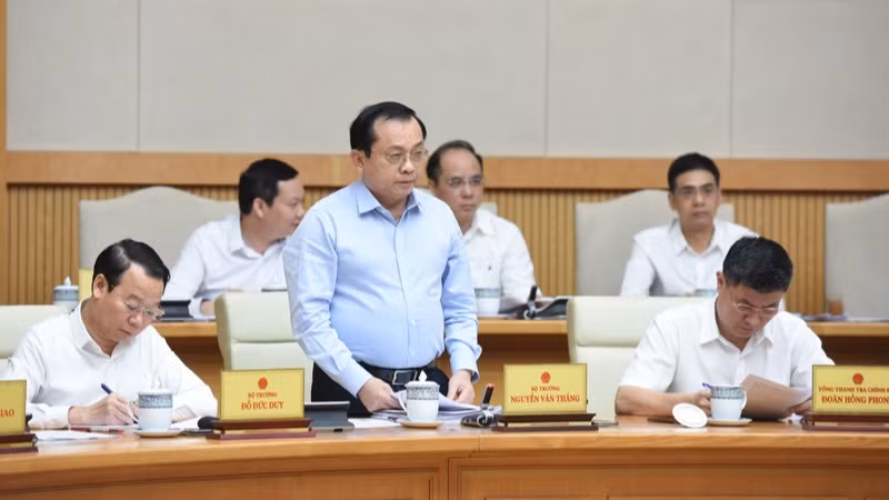 Các đại biểu tham luận tại phiên họp. (Ảnh: TRẦN HẢI)