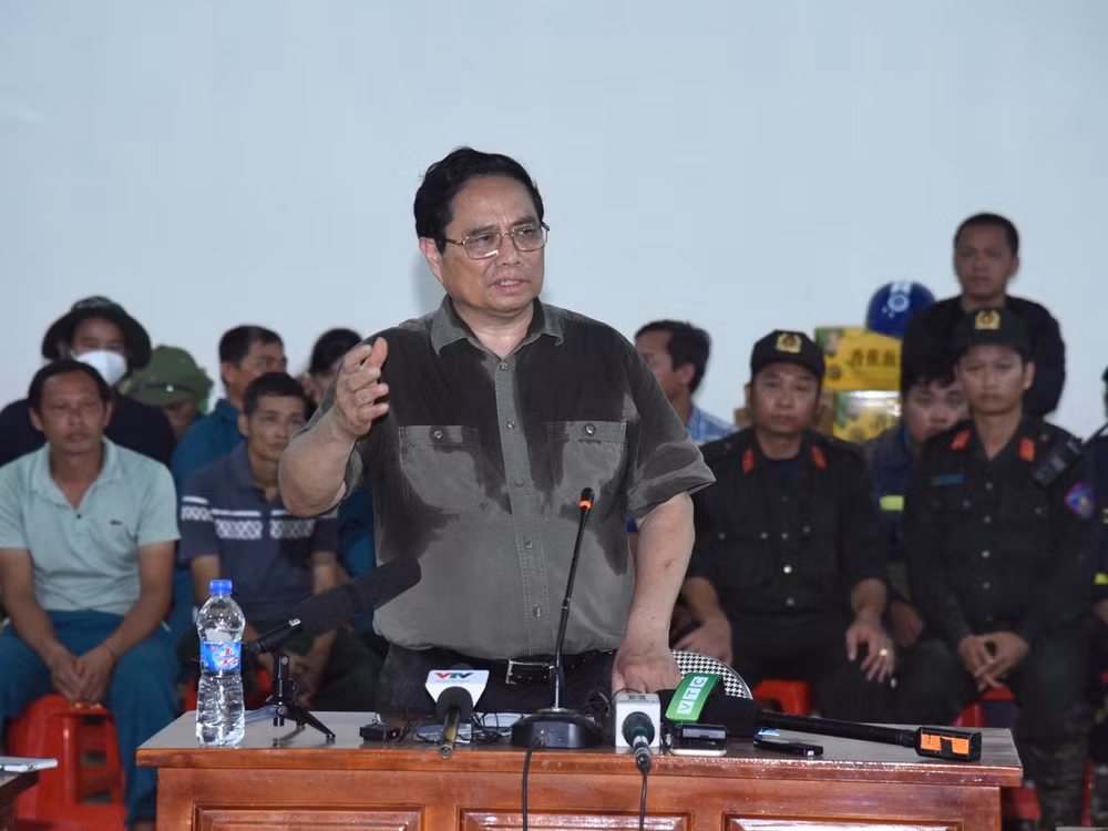 Thủ tướng Phạm Minh Chính phát biểu ý kiến tại cuộc họp nhanh. (Ảnh: TRẦN HẢI)