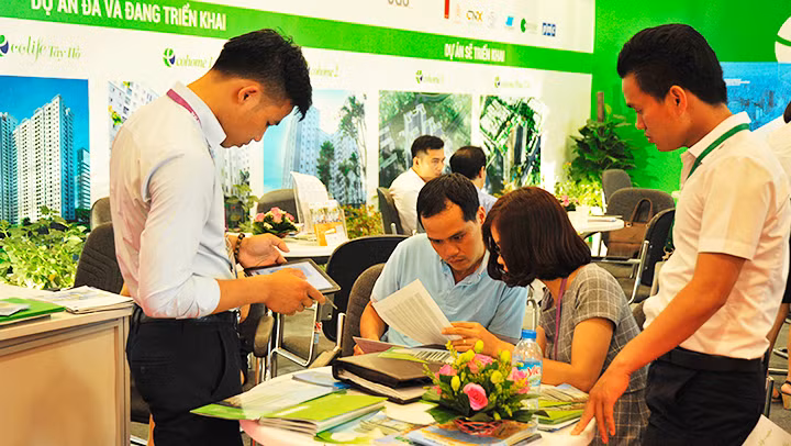 Các ngân hàng thương mại cần tối giản hóa các điều kiện cho vay các dự án bất động sản. Ảnh: NGUYỄN NAM