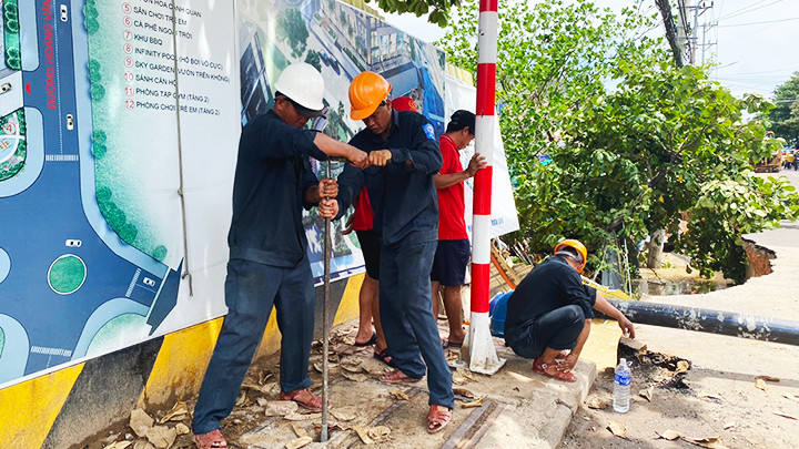 Các lực lượng chức năng đã chuẩn bị vật tư, trang thiết bị cần thiết để kịp thời khắc phục sự cố.