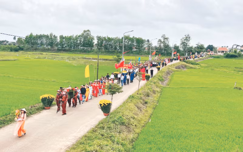 Lễ hội Bà Chiêm Sơn ở thôn Chiêm Sơn (xã Duy Trinh, huyện Duy Xuyên, tỉnh Quảng Nam). 