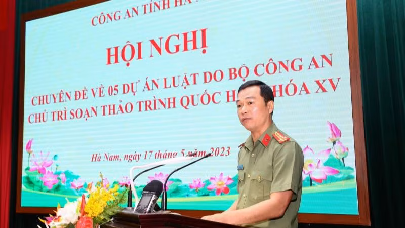 Đại tá Tô Anh Dũng, Giám đốc Công an tỉnh Hà Nam chủ trì hội nghị.