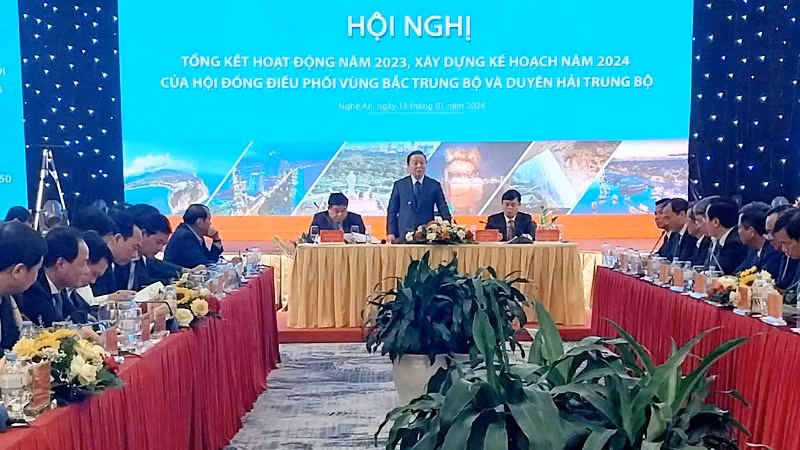 Phó Thủ tướng Chính phủ Trần Hồng Hà, Chủ tịch Hội đồng điều phối Vùng kết luận Hội nghị.