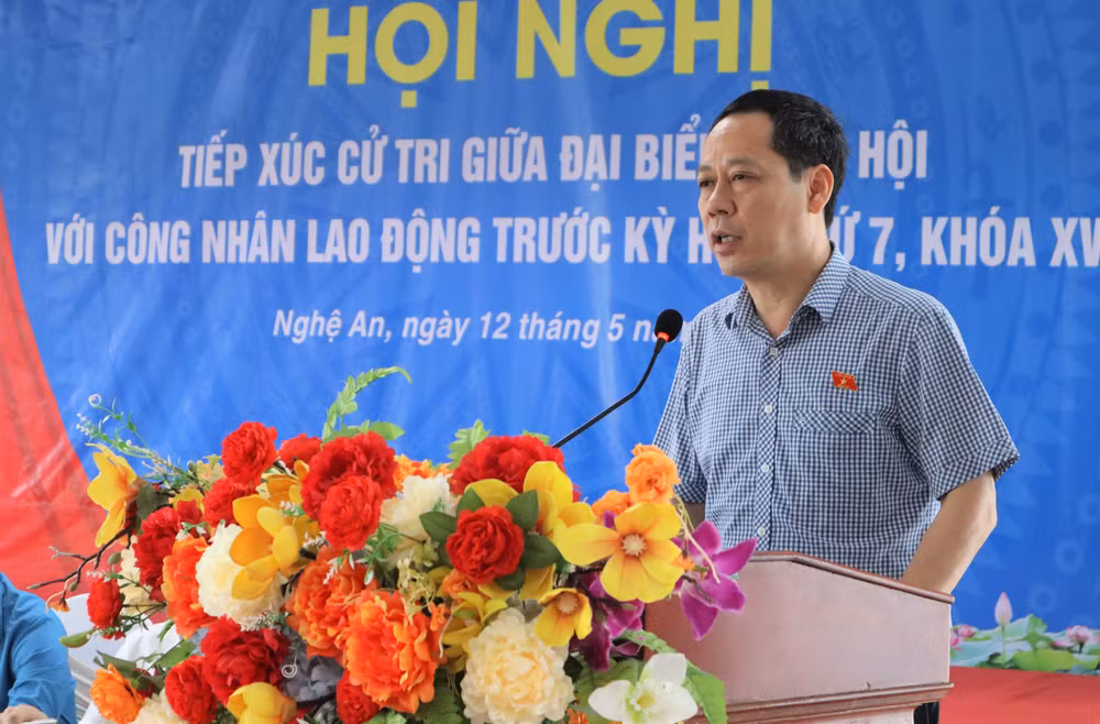 Ông Trần Nhật Minh, Đoàn Đại biểu Quốc hội tỉnh Nghệ An thông báo dự kiến nội dung, chương trình và thời gian họp của Kỳ họp thứ 7, Quốc hội khóa XV.