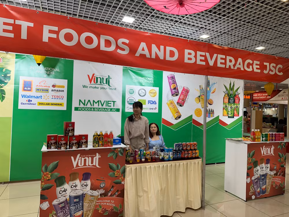 Gian hàng của doanh nghiệp Việt Nam tham gia ngày Việt Nam tại Trung tâm tổ hợp Hanoi - Moscow Incentra.