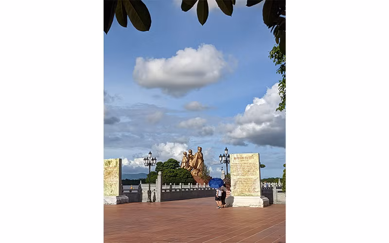 Quảng trường Chiến thắng Bạch Đằng.