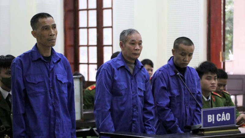 Ba bị cáo tại phiên tòa.