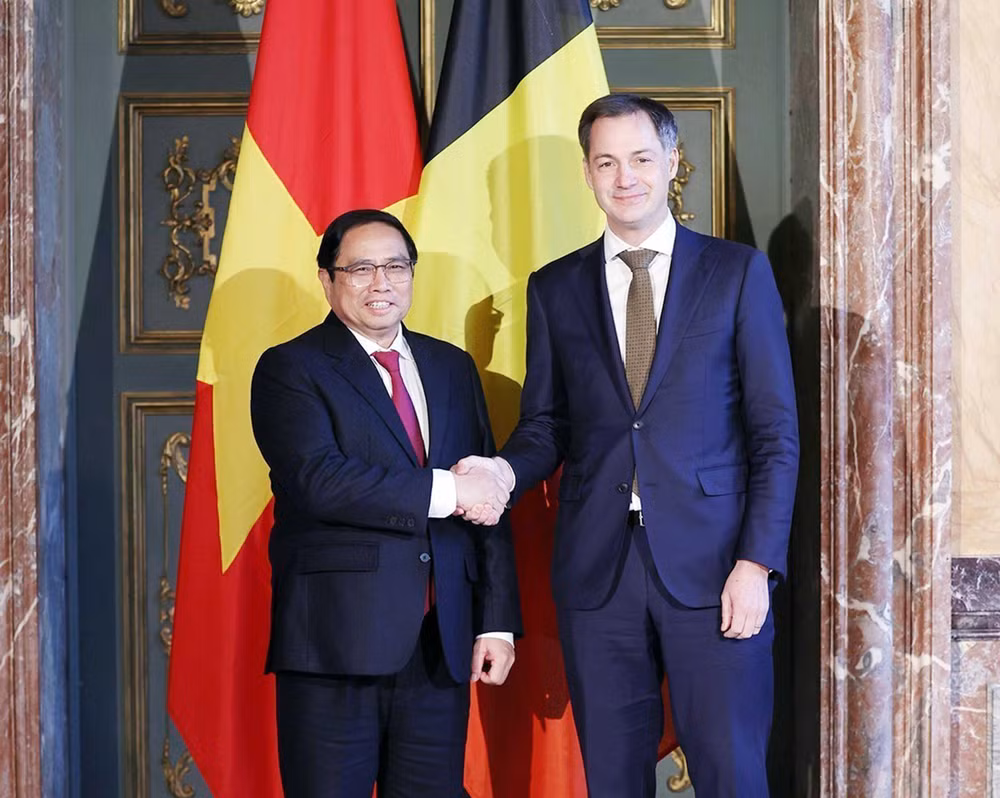 Thủ tướng Chính phủ Phạm Minh Chính và Thủ tướng Vương quốc Bỉ Alexander De Croo. (Ảnh: TTXVN) 