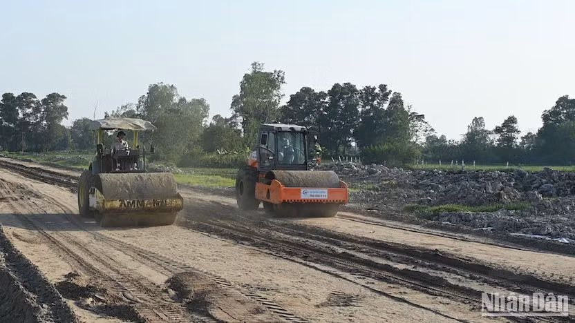 Chi đầu tư phát triển hiện chiếm khoảng 28-29% tổng chi ngân sách nhà nước. (Ảnh minh họa)