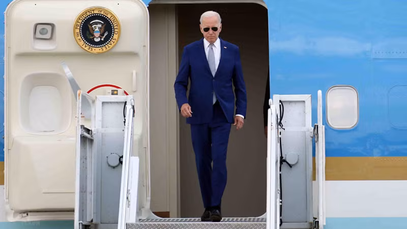 Tổng thống Hợp chúng quốc Hoa Kỳ Joseph R. Biden, Jr. đã đến Thủ đô Hà Nội, bắt đầu chuyến thăm cấp Nhà nước tới Việt Nam từ ngày 10-11/9. (Ảnh: TTXVN)