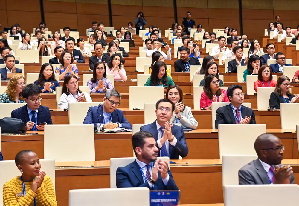 Tọa đàm diễn ra tích cực, sôi nổi. (Ảnh: DUY LINH) Tọa đàm diễn ra tích cực, sôi nổi. (Ảnh: DUY LINH)