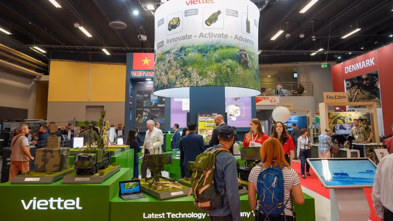 Trong 711 doanh nghiệp tham gia triển lãm, đơn vị duy nhất đến từ Việt Nam là Tập đoàn Viettel. Đây là lần đầu tiên có một doanh nghiệp của Việt Nam tham dự và xúc tiến kinh doanh tại MSPO.