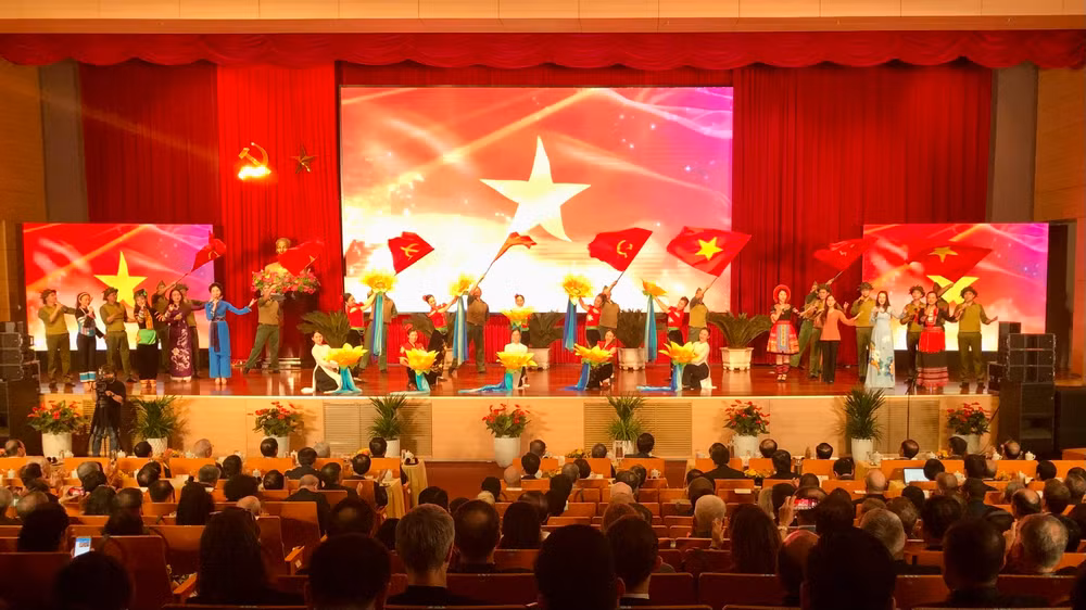 Chương trình nghệ thuật tại Lễ kỷ niệm.