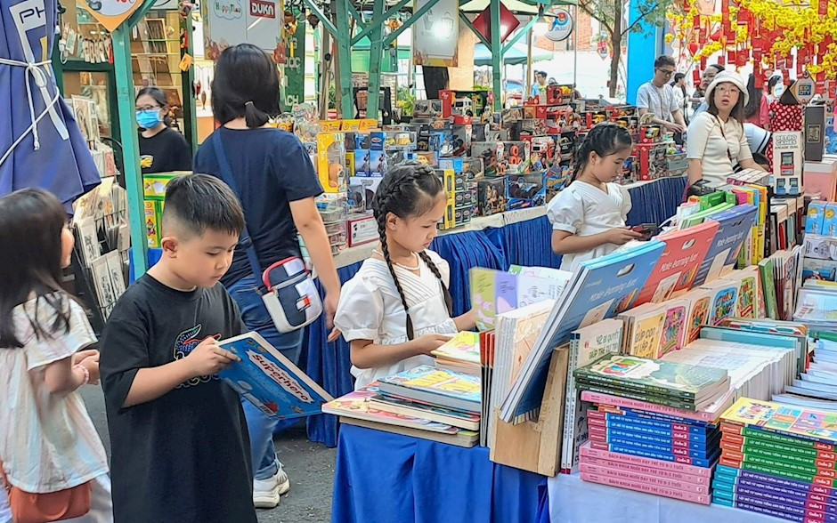 Đường sách TP Hồ Chí Minh (tại đường Nguyễn Văn Bình, Quận 1, TP Hồ Chí Minh). Ảnh: hcmcpv.org.vn