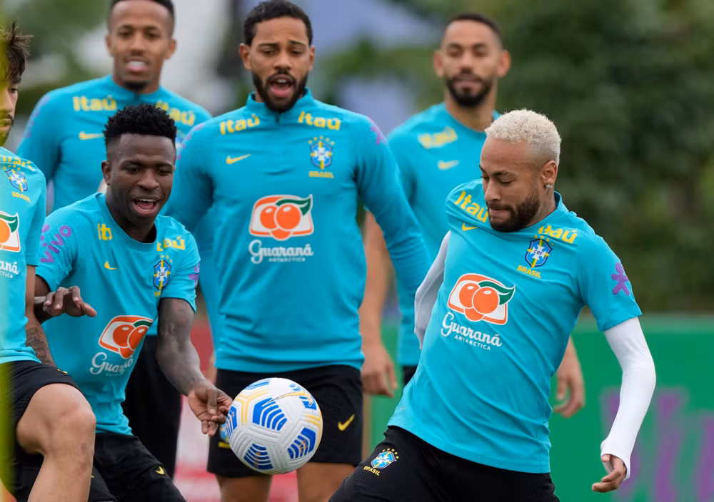 Tiền đạo Neymar cùng các đồng đội tuyển Brazil. (Ảnh: Reuters)