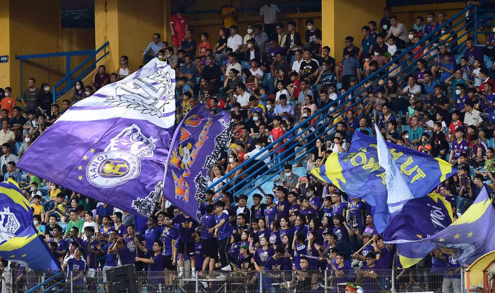 Hội cổ động viên Hà Nội.