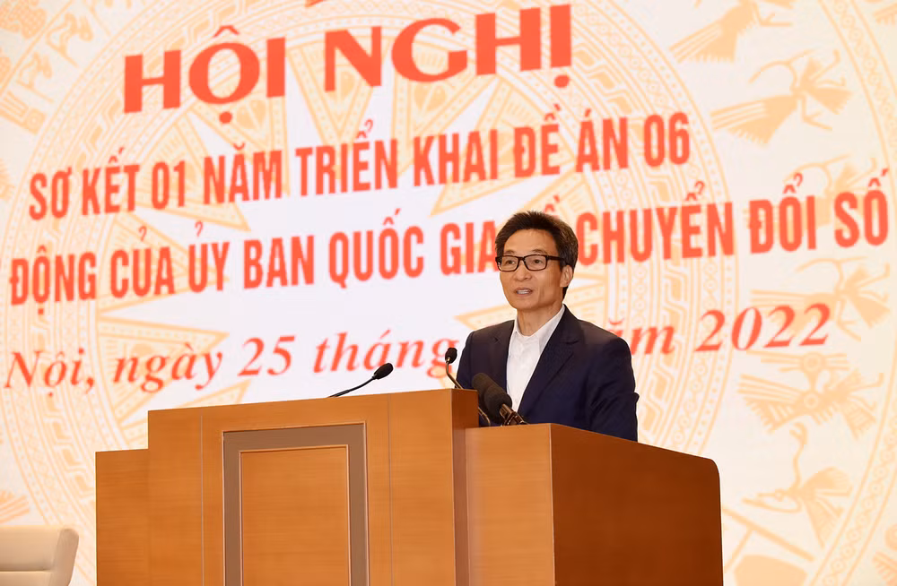 Phó Thủ tướng, Phó Chủ tịch Thường trực Ủy ban Quốc gia về chuyển đổi số Vũ Đức Đam phát biểu.