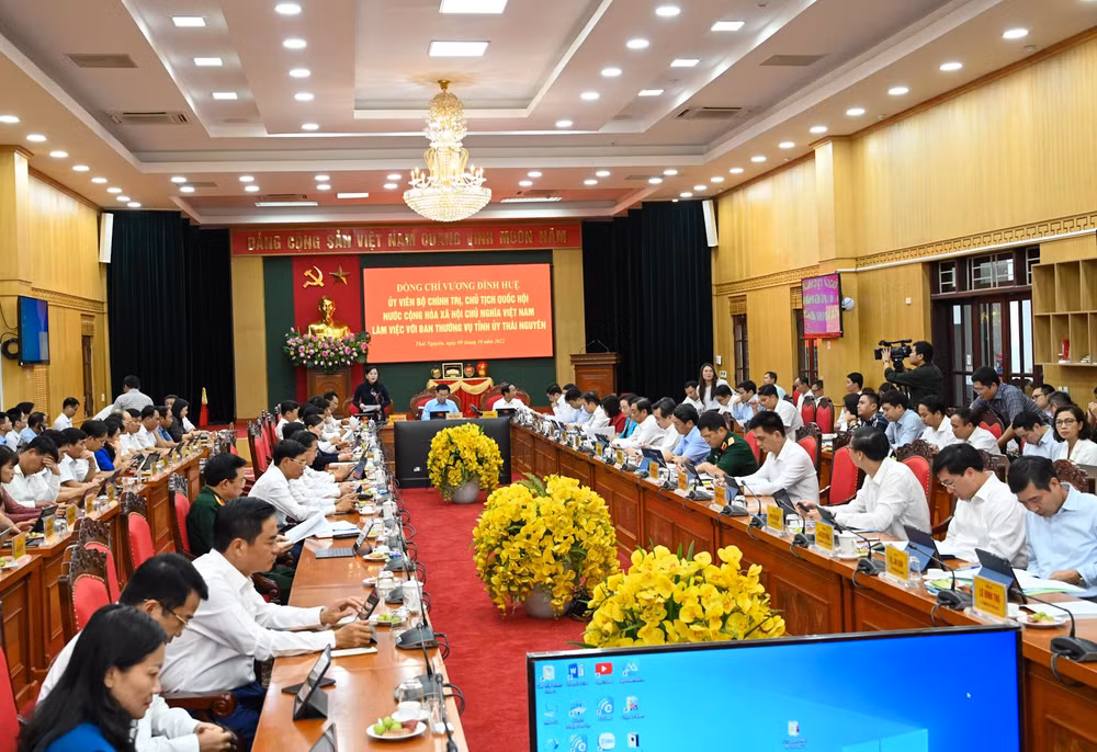 Quang cảnh buổi làm việc với Ban Thường vụ Tỉnh ủy Thái Nguyên.