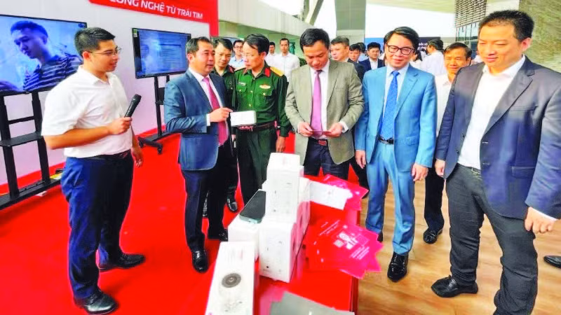 Ngày Chuyển đổi số tỉnh Hải Dương luôn thu hút đông cán bộ, người dân và doanh nghiệp viễn thông tham gia.